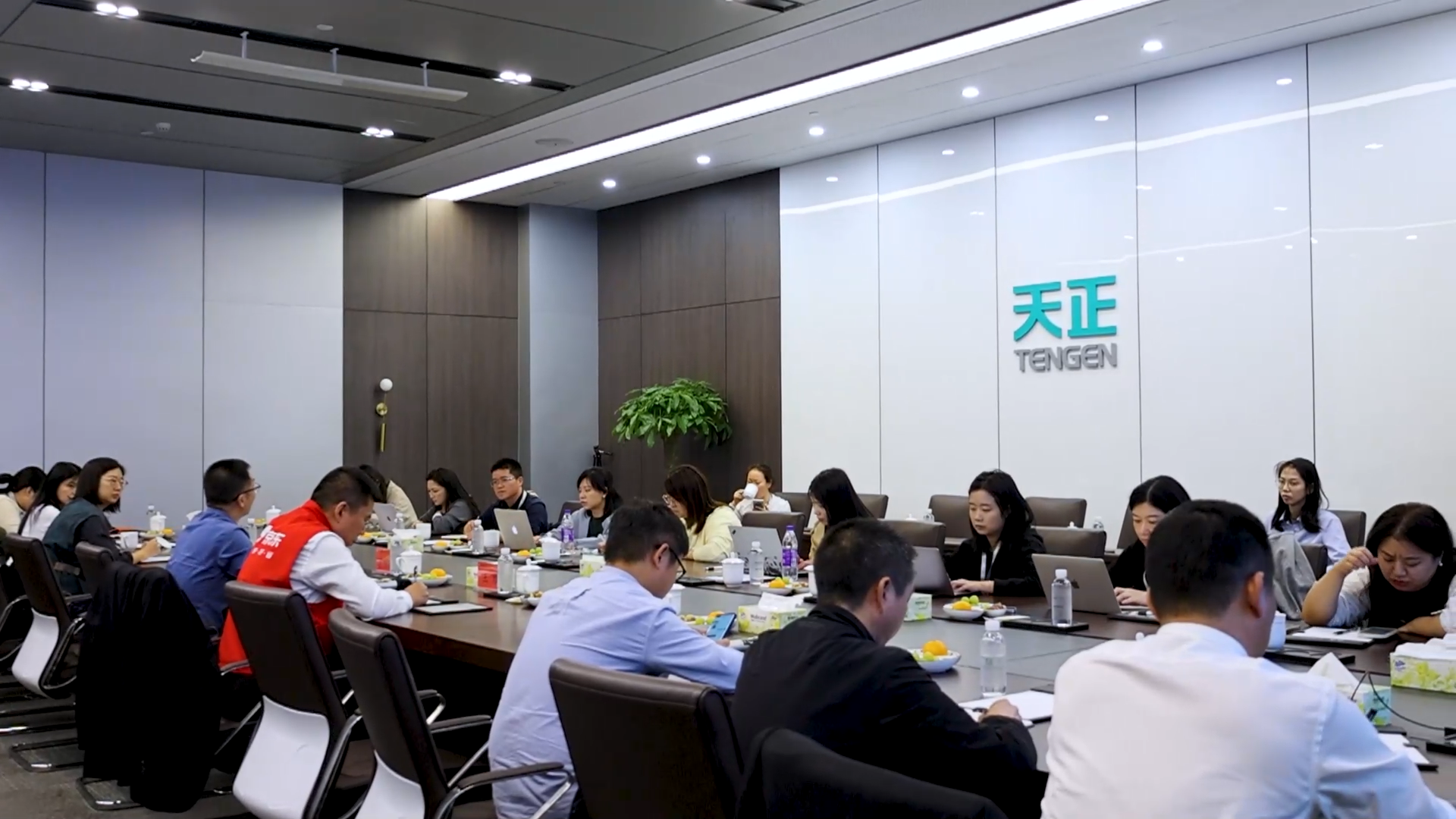 京东工业走进z6尊龙中国官方网站，探访产业数智化之路！